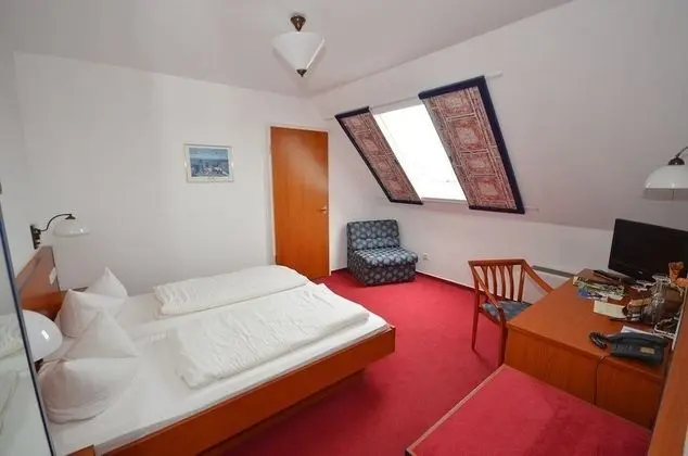 Tek Büyük Yataklı Oda