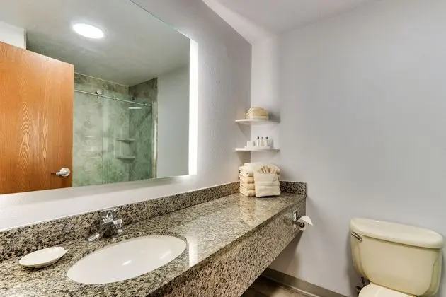 Deluxe Oda, 2 Büyük (Queen) Boy Yatak, Balkon, Koy Manzaralı