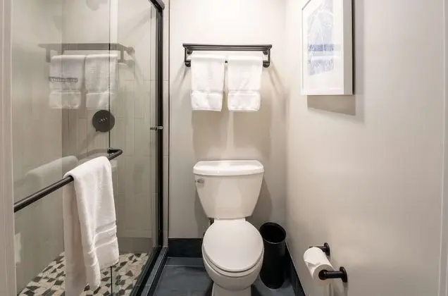 Premium Oda, 2 Büyük (Queen) Boy Yatak