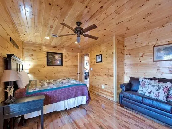 Kulübe (Parkside Lodge)