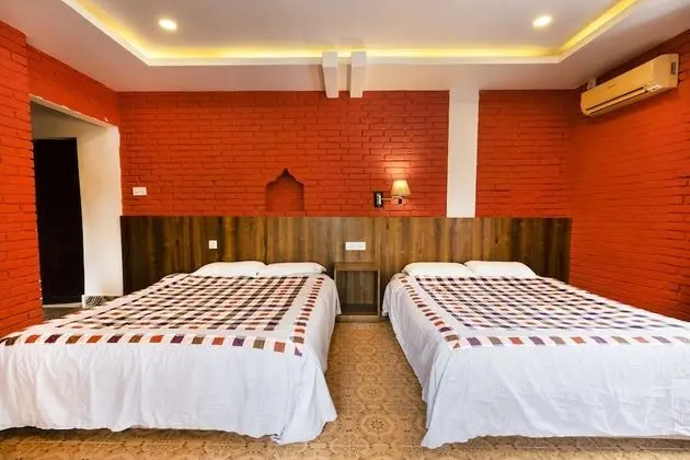 Deluxe Tek Büyük veya İki Ayrı Yataklı Oda, 2 Yatak Odası, Bahçe Manzaralı, Bahçeli