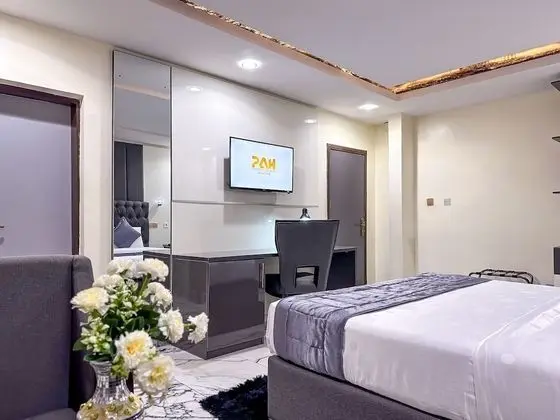 Executive Tek Büyük Yataklı Oda, Özel Banyo, Havuz Manzaralı