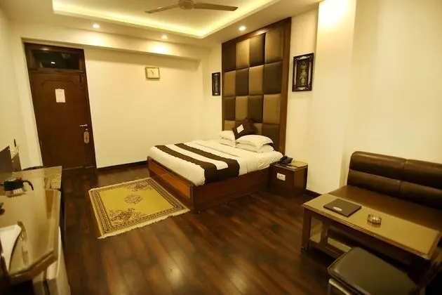 Executive Oda, 1 Büyük (Queen) Boy Yatak, Sigara İçilebilir, Buzdolabı