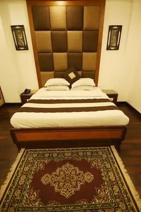 Executive Oda, 1 Büyük (Queen) Boy Yatak, Sigara İçilebilir, Buzdolabı