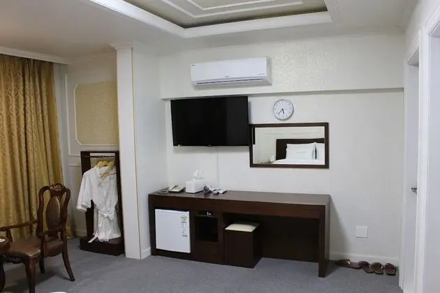 Royal Tek Büyük Yataklı Oda