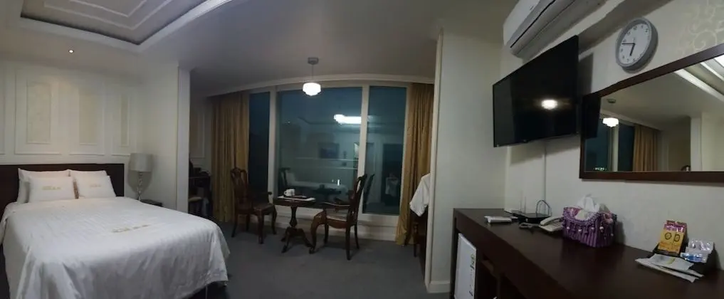 Royal Tek Büyük Yataklı Oda
