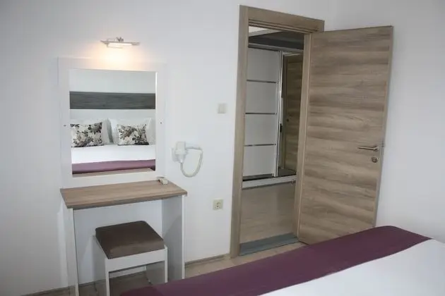 Apart Daire, 2 Yatak Odası, Küçük Mutfak