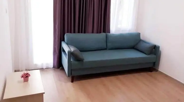 Apart Daire, 2 Yatak Odası, Küçük Mutfak