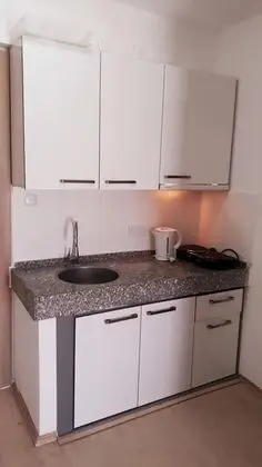 Apart Daire, 2 Yatak Odası, Küçük Mutfak