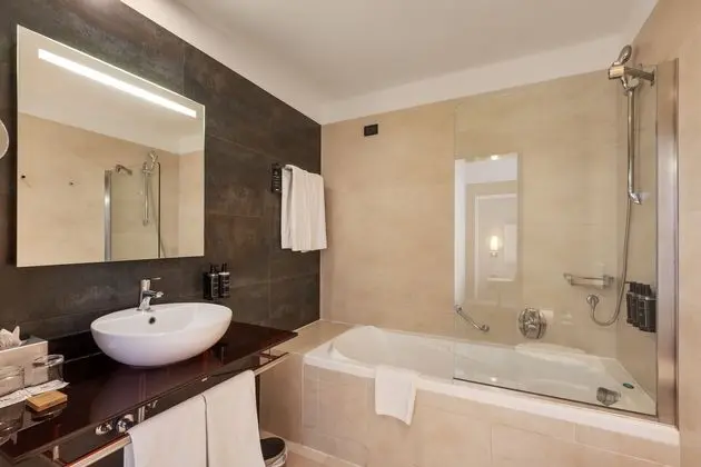 Executive Oda, Balkon