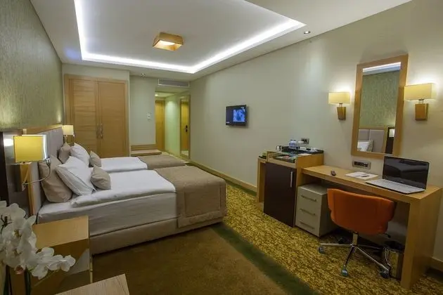 Superior Tek Büyük veya İki Ayrı Yataklı Oda