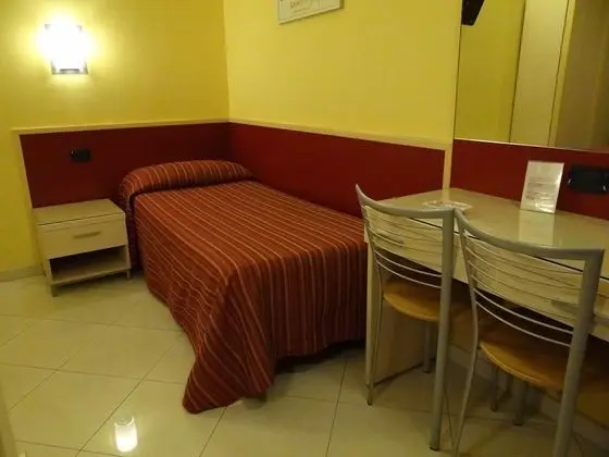 Tek Büyük Yataklı Oda, 2 Tek Kişilik Yatak