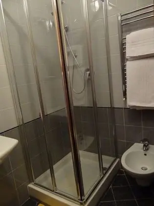 Tek Büyük Yataklı Oda, 2 Tek Kişilik Yatak