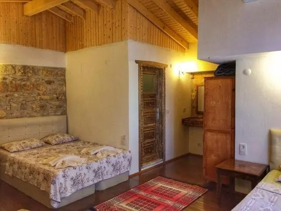 Quad Standart Oda, Bahçe Manzaralı
