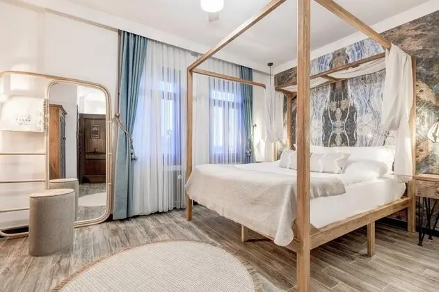 Çift Kişilik, Bahçe Manzaralı