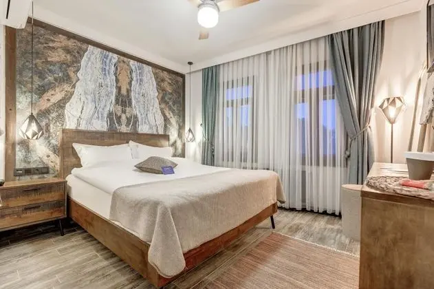 Çift Kişilik, Bahçe Manzaralı