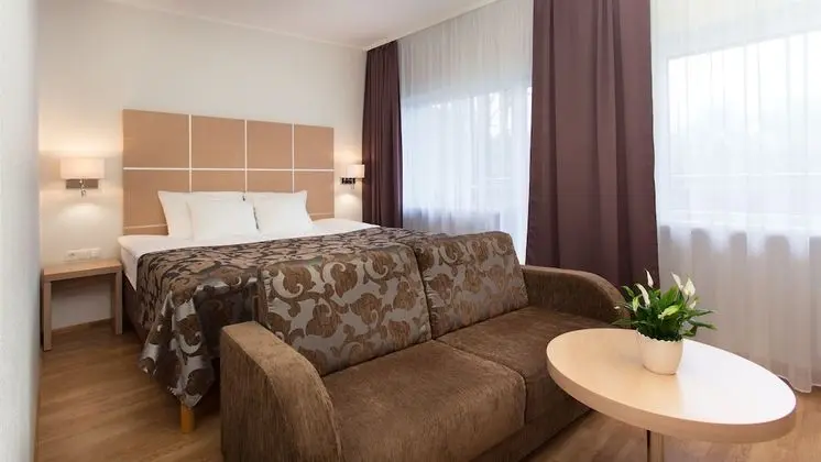 Deluxe Tek Büyük Yataklı Oda, Balkon, Park Manzaralı
