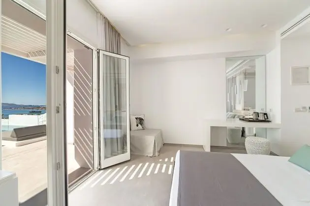 Deluxe Suite Private Pool Gym Sea View