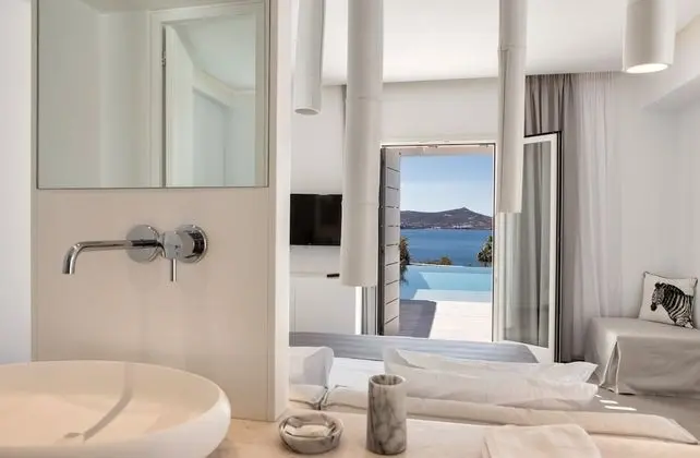 Deluxe Suite Private Pool Gym Sea View
