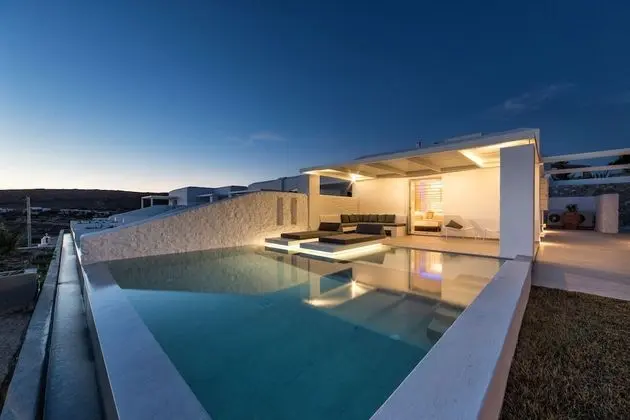 Grand Suite Private Pool Outdoor Lounge