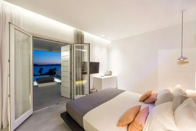 Grand Suite Private Pool Outdoor Lounge