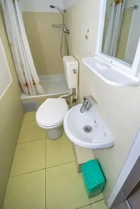 Basic Tek Büyük Yataklı Oda