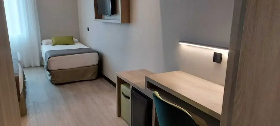 Üç Kişilik Oda