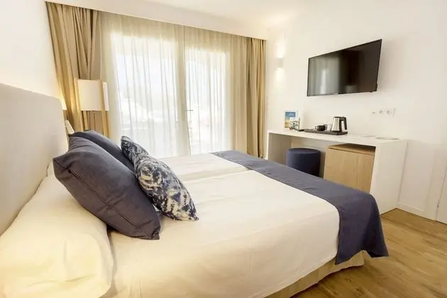 Standard Tek Büyük Yataklı Oda, Havuz Manzaralı (2 Adults)
