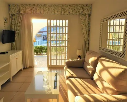 Bungalov, 1 Büyük (Queen) Boy Yatak, Havuz Manzaralı