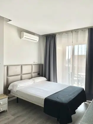 Basic Büyük Yataklı Tek Kişilik Oda