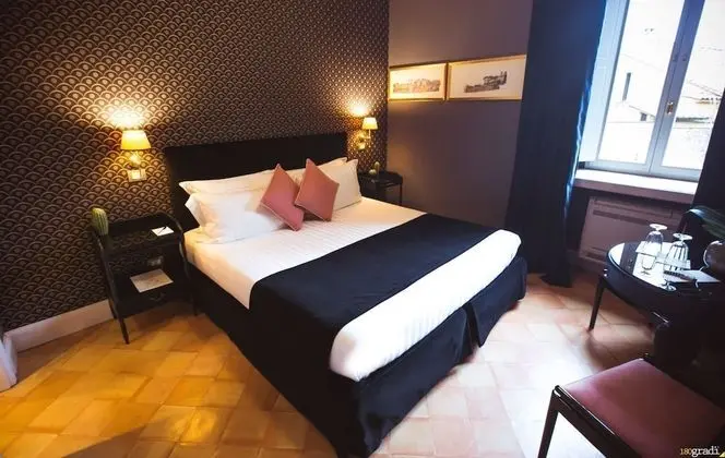 Basic Üç Kişilik Oda, Birden Çok Yatak