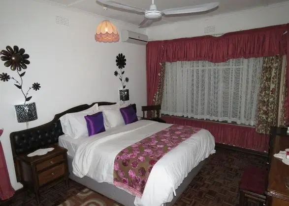 Deluxe Queen Suite