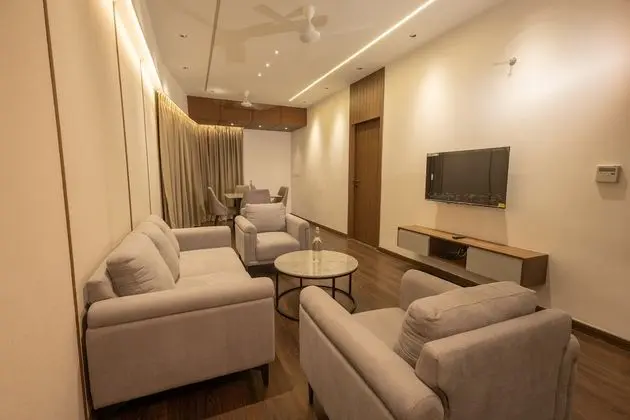 Luxury Oda