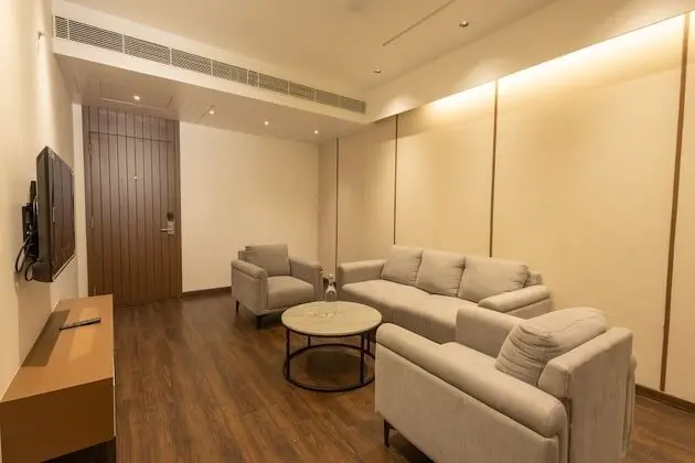 Luxury Oda