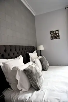 Tek Büyük Yataklı Oda, Bahçe Manzaralı, Bahçeli (Charm)