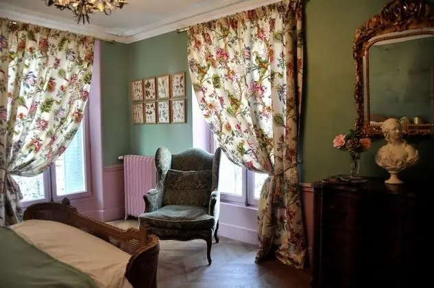 Superior Tek Büyük Yataklı Oda, Şehir Manzaralı (Chambre du Barry)