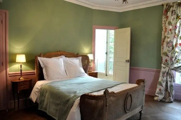 Superior Tek Büyük Yataklı Oda, Şehir Manzaralı (Chambre du Barry)