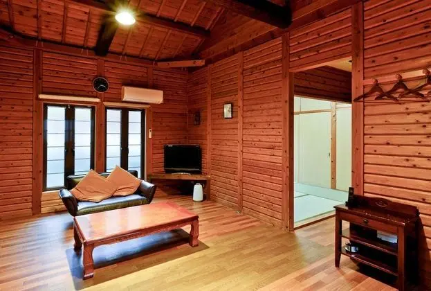 Kır Evi (Log Cottage)