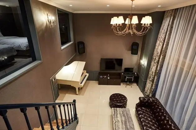 İki adet Tek Kişilik Yataklı (Pull Villa Suite)