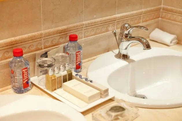 Comfort Tek Büyük veya İki Ayrı Yataklı Oda