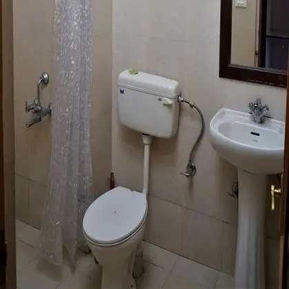 Basic Tek Büyük Yataklı Oda