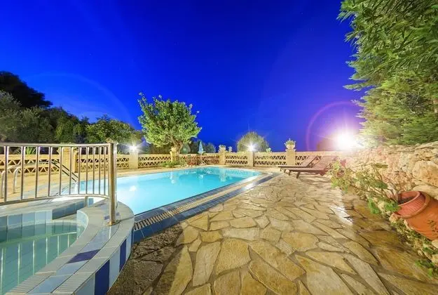 Apart Daire, 2 Yatak Odası, Kişiye Özel Havuzlu