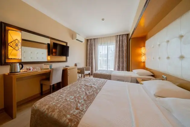 https://images.etstur.com/imgproxy/resize/2560x1440/files/images/hotelImages/etsrooms/23/Pasa_Beach_Hotel_20250311115233_5.jpg
