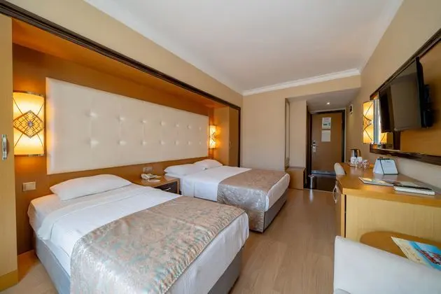 https://images.etstur.com/imgproxy/resize/2560x1440/files/images/hotelImages/etsrooms/23/Pasa_Beach_Hotel_20250311115233_6.jpg