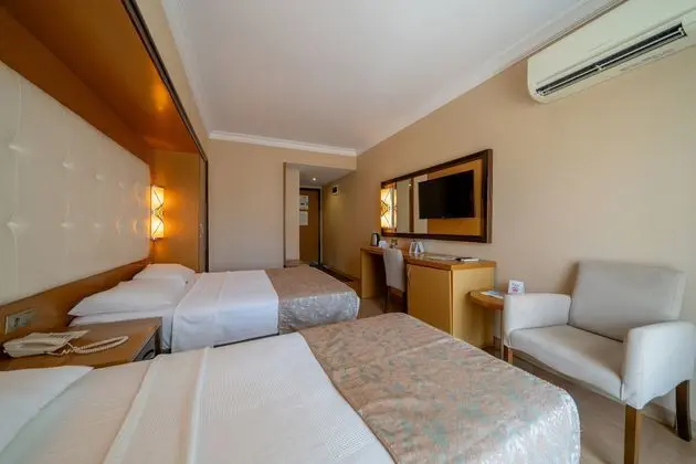 https://images.etstur.com/imgproxy/resize/2560x1440/files/images/hotelImages/etsrooms/23/Pasa_Beach_Hotel_20250311115233_7.jpg
