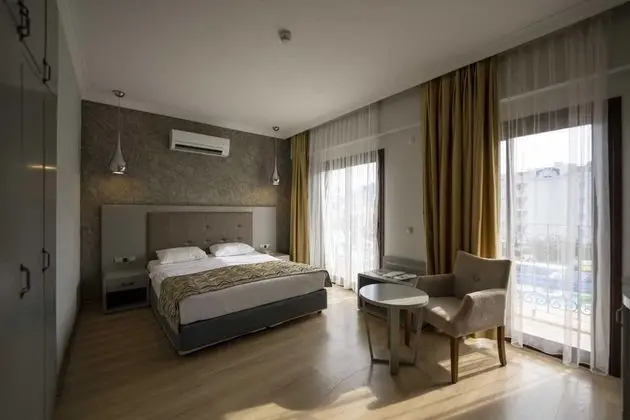 https://images.etstur.com/files/images/hotelImages/TR/68047/l/Pasa-Garden-Beach-Hotel-Oda-398105.jpg