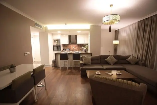 Residance Suit