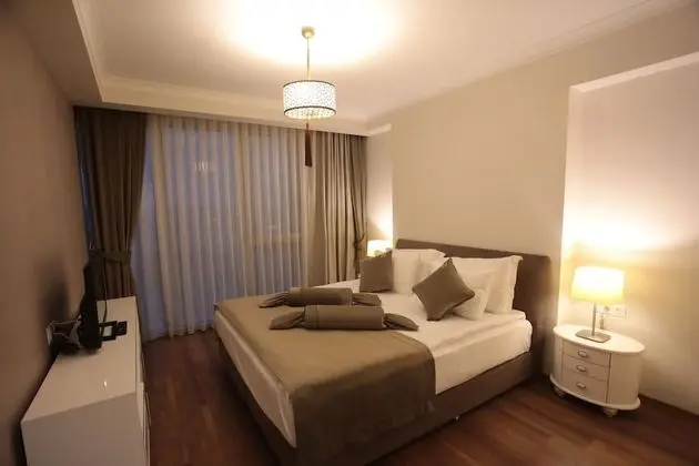 Residance Suit