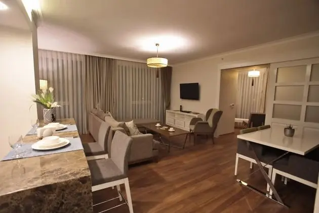 Residance Suit
