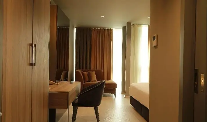 Luxury Oda